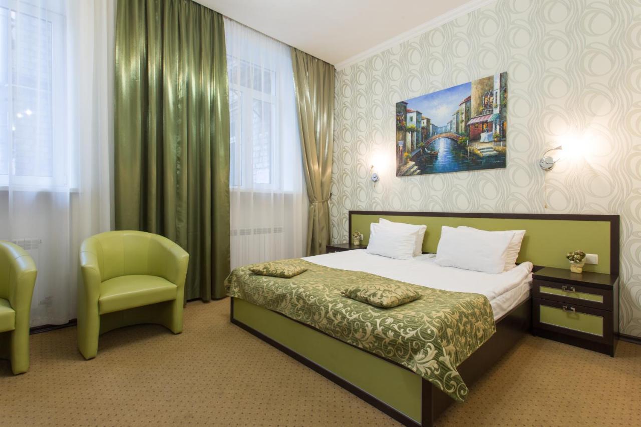 Hotel Voyage Charkiv Exteriör bild